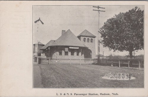 Lake shore station - lake,